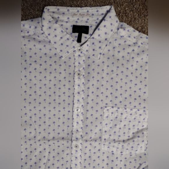 Good Man Brand Other - Good Man Brand White and Blue Short Sleeve Palm Tree Button Down Shirt